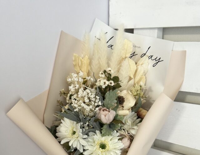 記念日に贈る花束スワッグブーケ